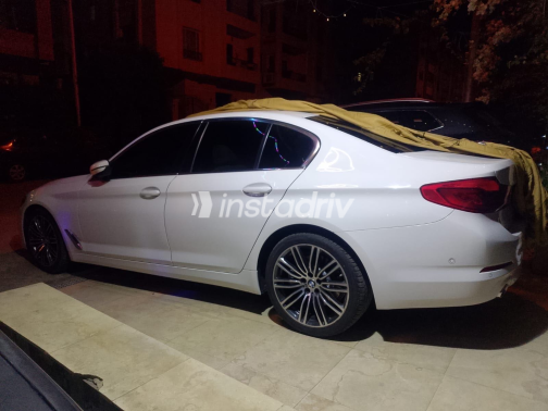 بي ام دبليو 520 2019 أبيض أوتوماتيك مستعملة للبيع في القاهرة - 2