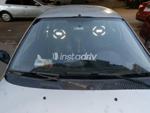 Renault Clio 2001 Silver Manual Used for Sale in Giza - 4