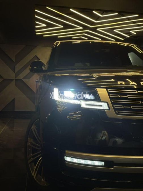 Land Rover Range Rover Vogue 2024 Dark Blue Automatic Used for Sale in Mohandessin - 2