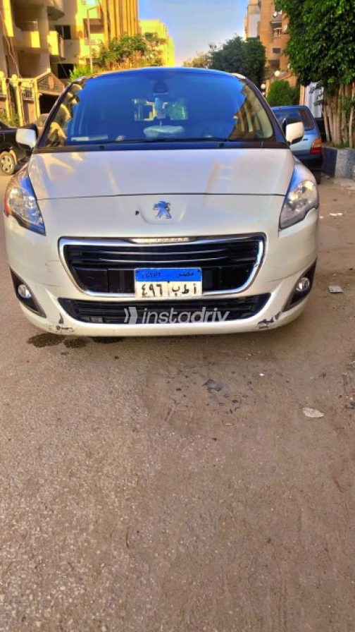 Peugeot 5008 2016 White Automatic Used for Sale in Giza - 3
