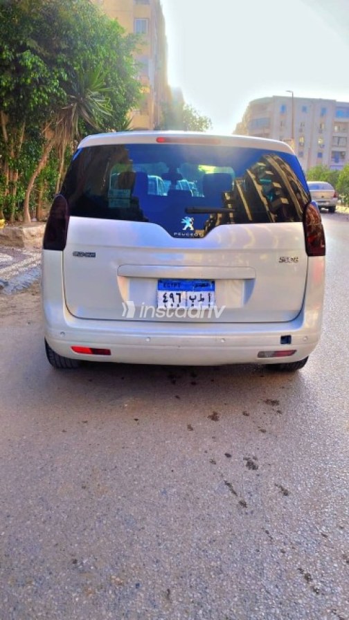 Peugeot 5008 2016 White Automatic Used for Sale in Giza - 4