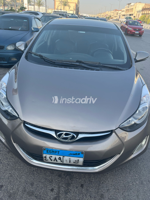 Hyundai Elantra MD 2013 Champagne Automatic Used for Sale in Cairo - 2