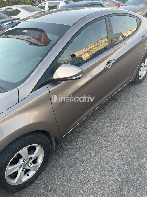 Hyundai Elantra MD 2013 Champagne Automatic Used for Sale in Cairo - 3