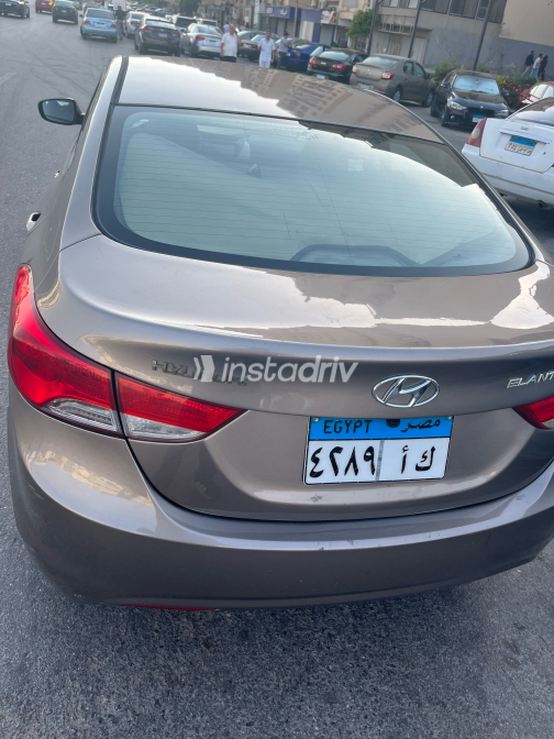 Hyundai Elantra MD 2013 Champagne Automatic Used for Sale in Cairo - 4