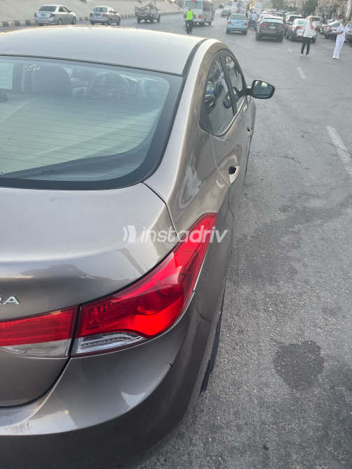 Hyundai Elantra MD 2013 Champagne Automatic Used for Sale in Cairo - 5