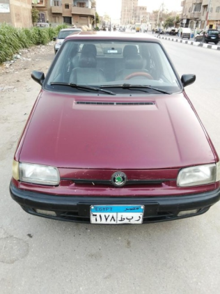 سكودا فيليشيا 1997 أحمر غامق يدوي مستعملة للبيع في الشرقية