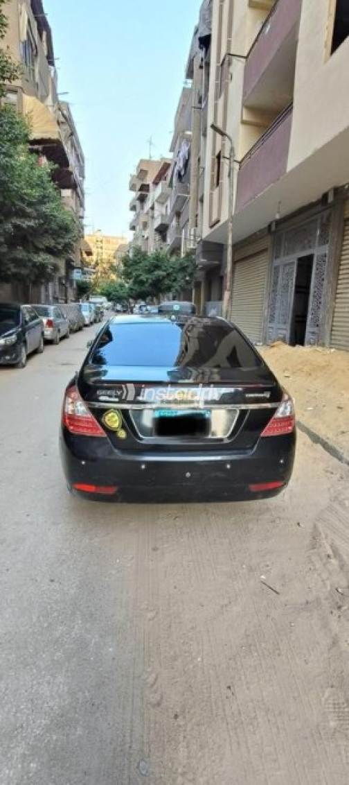 جيلي امجراند 7 2015 أسود يدوي مستعملة للبيع في القاهرة - 5