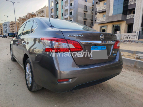 Nissan Sentra 2025 Bronze CVT Used for Sale in Giza - 10
