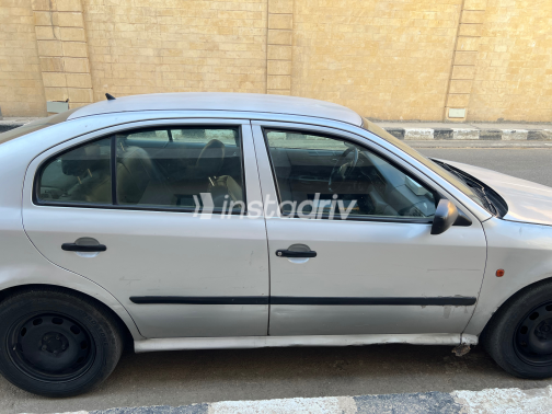 سكودا اوكتافيا A4 1998 رمادي يدوي مستعملة للبيع في المعادى - 2