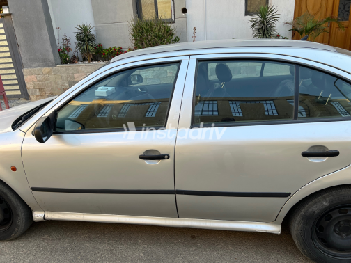 سكودا اوكتافيا A4 1998 رمادي يدوي مستعملة للبيع في المعادى - 5