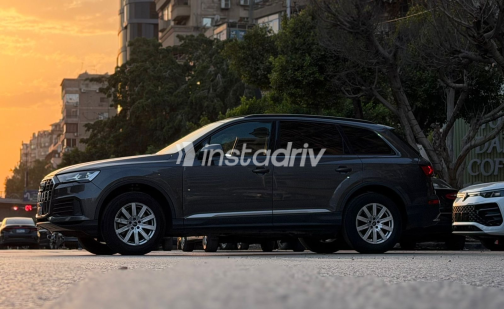 Audi Q7 2022 Gray Automatic Used for Sale in Cairo - 7