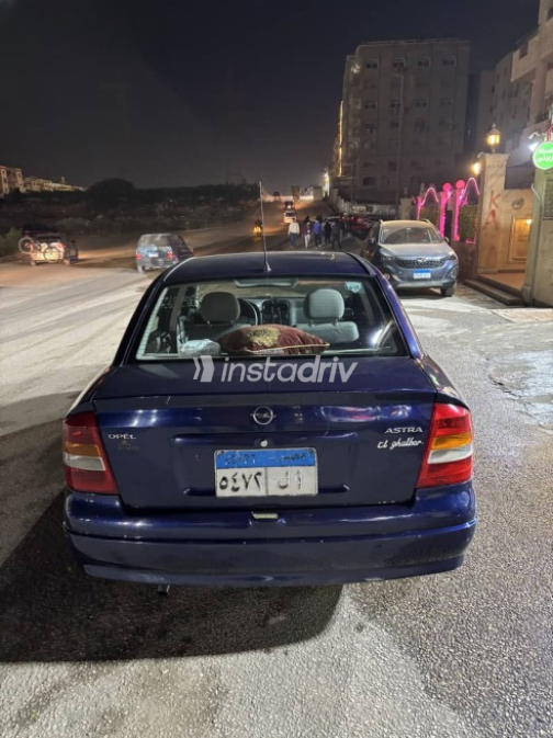 اوبل أسترا 2000 أزرق غامق يدوي مستعملة للبيع في الجيزة - 10