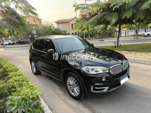 بي ام دبليو X5 2015 أسود أوتوماتيك مستعملة للبيع في مدينتى - 3