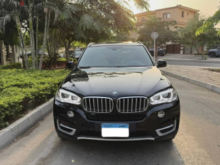 بي ام دبليو X5 2015 أسود أوتوماتيك مستعملة للبيع في مدينتى