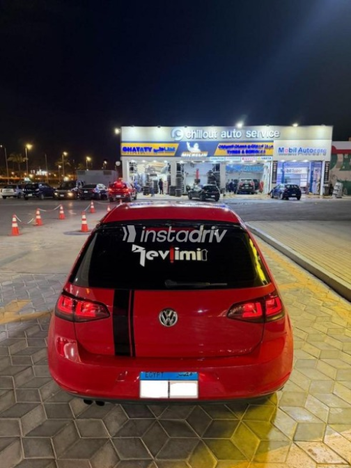 Volkswagen Golf 7 2016 Red Automatic Used for Sale in Greater Cairo ( Cairo + Giza) - 2