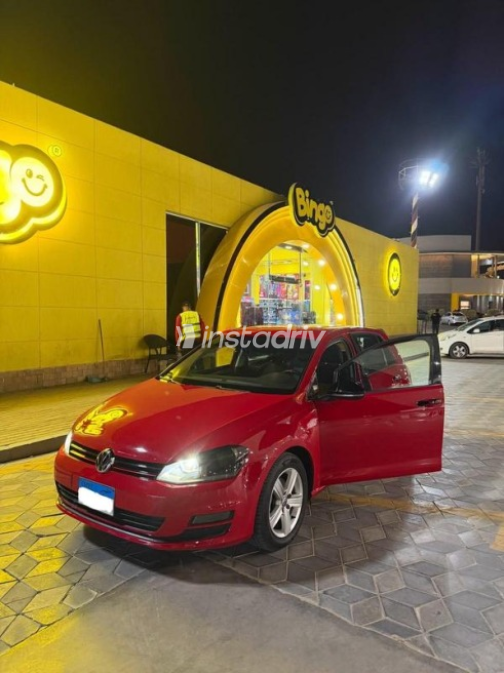 Volkswagen Golf 7 2016 Red Automatic Used for Sale in Greater Cairo ( Cairo + Giza) - 3