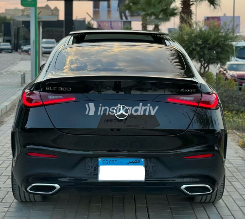 مرسيدس GLC 300 2025 أسود أوتوماتيك مستعملة للبيع في الجيزة - 8