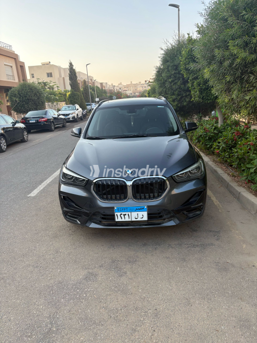 بي ام دبليو X1 2020 رمادي أوتوماتيك مستعملة للبيع في الجيزة - 4