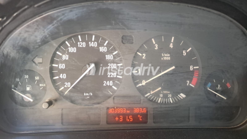 BMW 520 2002 Silver Automatic Used for Sale in Cairo - 1