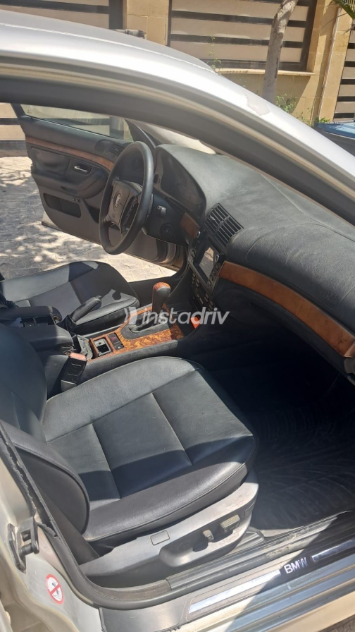 BMW 520 2002 Silver Automatic Used for Sale in Cairo - 3
