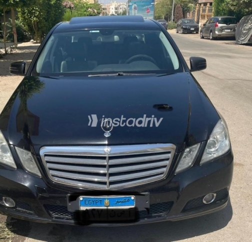 مرسيدس E 250 2010 أسود أوتوماتيك مستعملة للبيع في القاهرة - 4