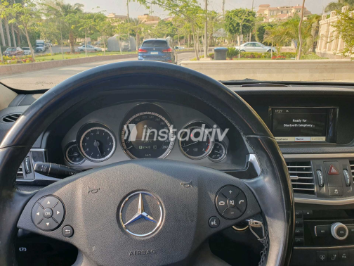 Mercedes E 250 2010 White Automatic Used for Sale in Cairo - 5
