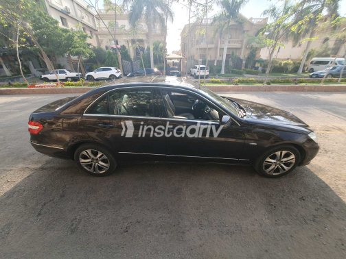 Mercedes E 250 2010 White Automatic Used for Sale in Cairo - 8