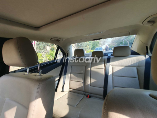 Mercedes E 250 2010 White Automatic Used for Sale in Cairo - 9