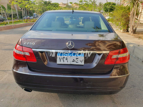 Mercedes E 250 2010 White Automatic Used for Sale in Cairo - 10