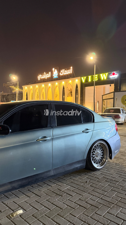 بي ام دبليو 320 2006 أبيض أوتوماتيك مستعملة للبيع في الجيزة - 1