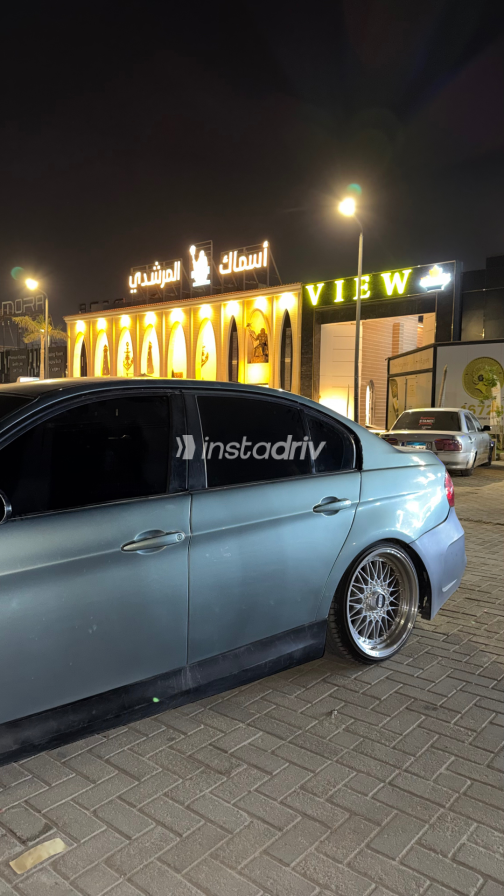 بي ام دبليو 320 2006 أبيض أوتوماتيك مستعملة للبيع في الجيزة - 3