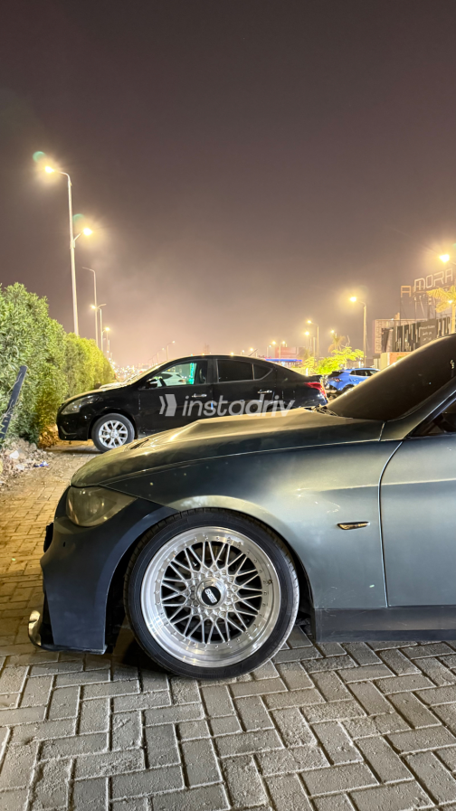 بي ام دبليو 320 2006 أبيض أوتوماتيك مستعملة للبيع في الجيزة - 5