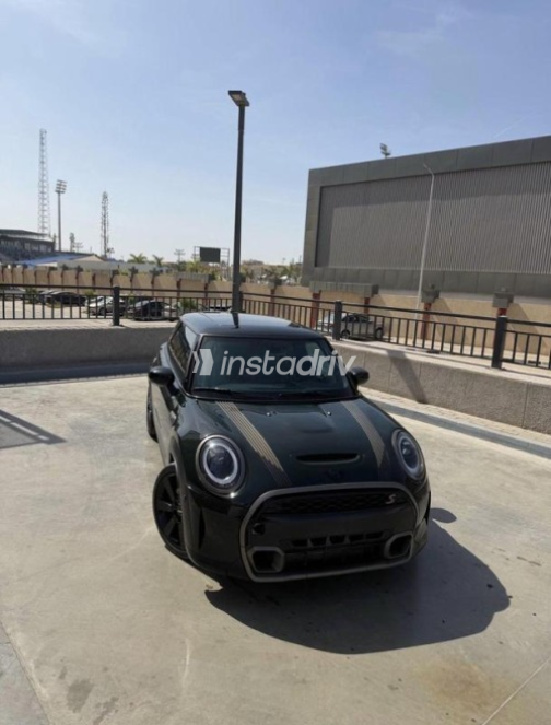 Mini Mini Cooper S 2023 Green Automatic Used for Sale in Maadi - 3