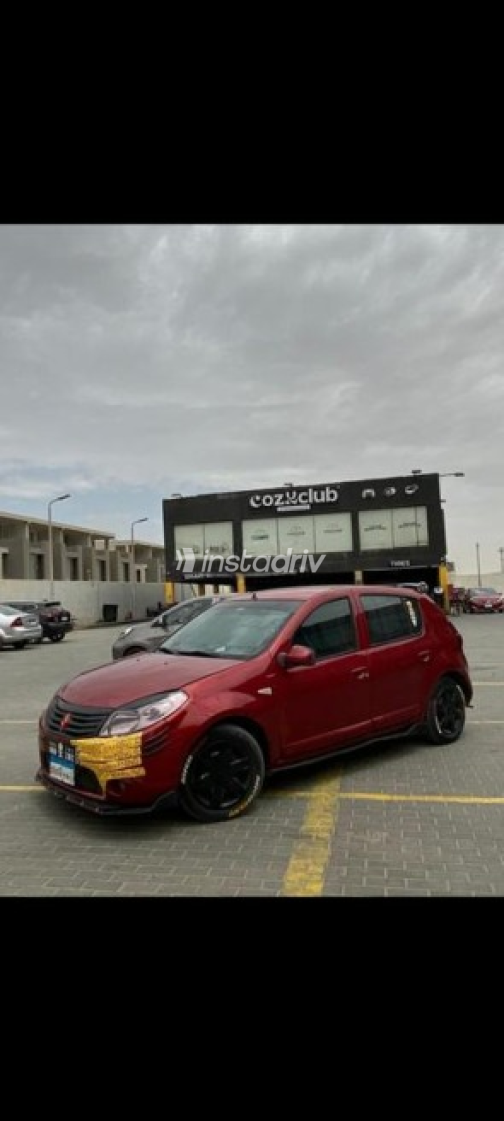 Renault Sandero 2014 Red Automatic Used for Sale in Obour City - 3