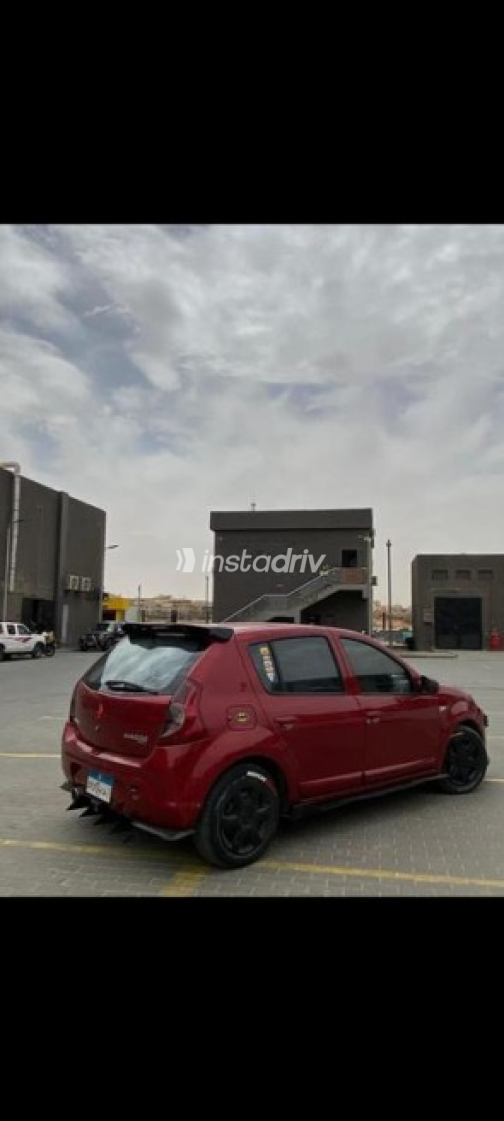 Renault Sandero 2014 Red Automatic Used for Sale in Obour City - 4