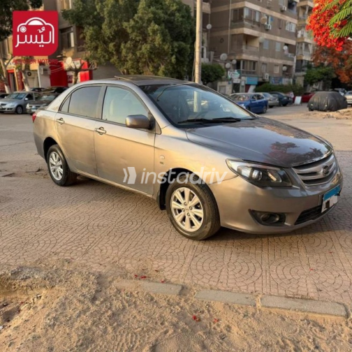 بى واى دى‬ L3 2017 ذهبي يدوي مستعملة للبيع في مدينة نصر - 2