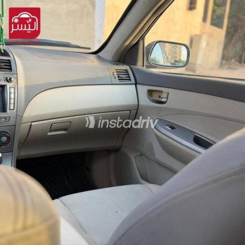 بى واى دى‬ L3 2017 ذهبي يدوي مستعملة للبيع في مدينة نصر - 9