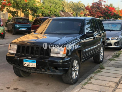 Jeep Grand Cherokee 1999 Dark Green Automatic Used for Sale in Cairo - 4