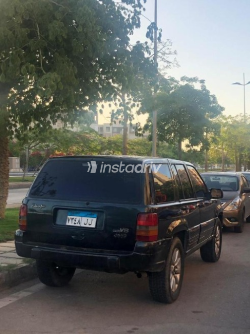 Jeep Grand Cherokee 1999 Dark Green Automatic Used for Sale in Cairo - 7