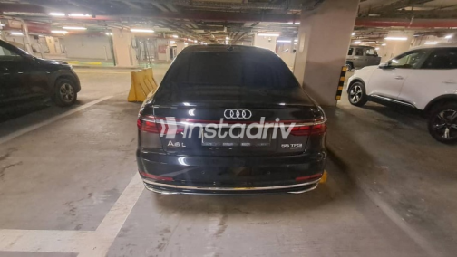 اودي A8 2022 أسود أوتوماتيك مستعملة للبيع في داون تاون - 1