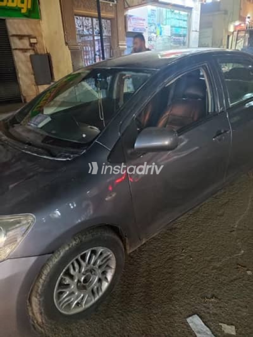 Toyota Yaris 2007 Gray Manual Used for Sale in Hadayeq El Zeitoun - 1