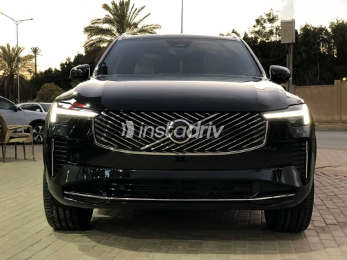 فولفو XC90 2026 أسود أوتوماتيك جديدة للبيع في القاهرة - 1