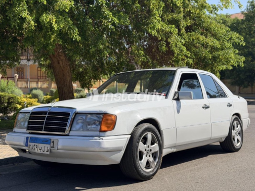 Mercedes 200 1986 White Automatic Used for Sale in Ismailia - 3