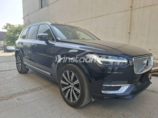 فولفو XC90 2021 أسود أوتوماتيك مستعملة للبيع في الجيزة - 3
