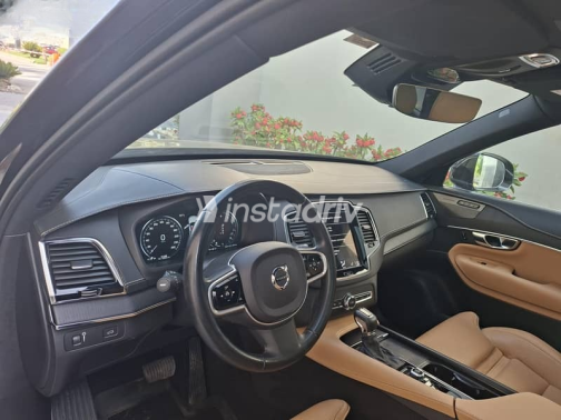 فولفو XC90 2021 أسود أوتوماتيك مستعملة للبيع في الجيزة - 8