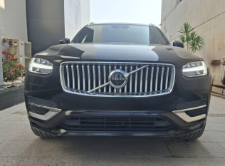 فولفو XC90 2021 أسود أوتوماتيك مستعملة للبيع في الجيزة