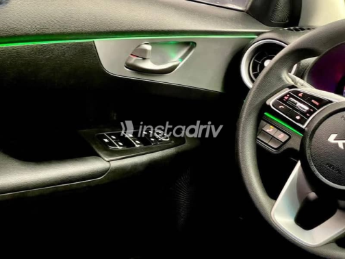 كيا K3 2022 أبيض أوتوماتيك مستعملة للبيع في الإسكندرية - 7