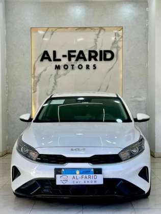 كيا K3 2022 أبيض أوتوماتيك مستعملة للبيع في الإسكندرية