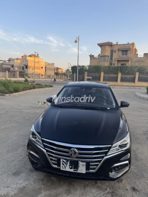 ام جى 5 2022 أسود أوتوماتيك مستعملة للبيع في 6 أكتوبر - 4