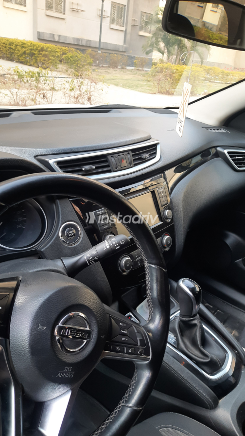 Nissan Qashqai 2021 White Automatic Used for Sale in Cairo - 3